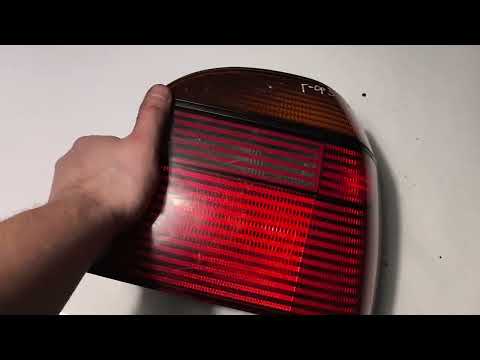 Задній правий ліхтар (зовнішній) VW Golf 3, оригінал HELLA 1H6 945 112, б/в, видео 1