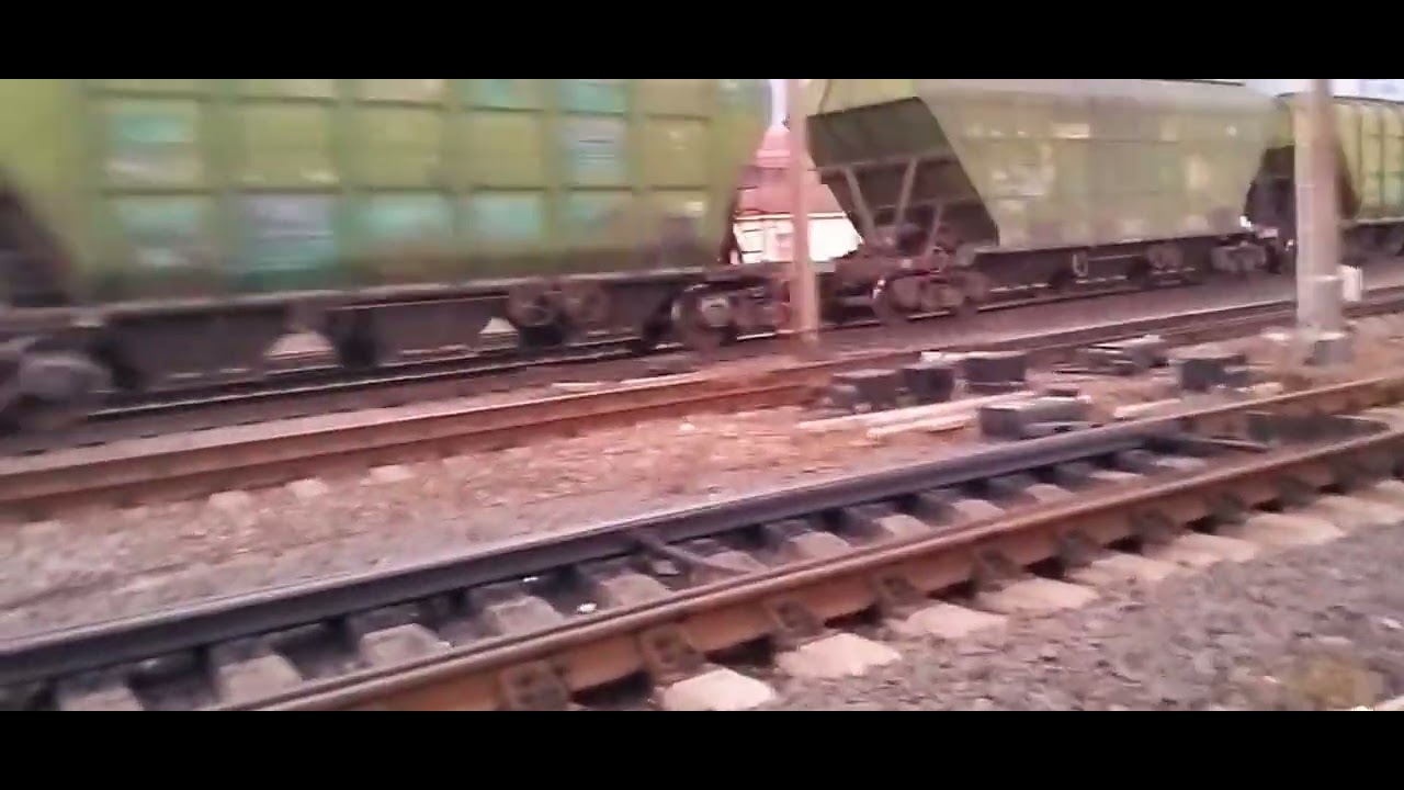 ТЕПЛОВОЗ 2ТЭ10УТ-0076 В ГОЛОВІ ВАНТАЖНОГО ТЕПЛОВОЗА ГРУЗОВИЙ СКЛАД #УКРЗАЛІЗНИЦЯ #ПОЕЗДАВИДЕО 