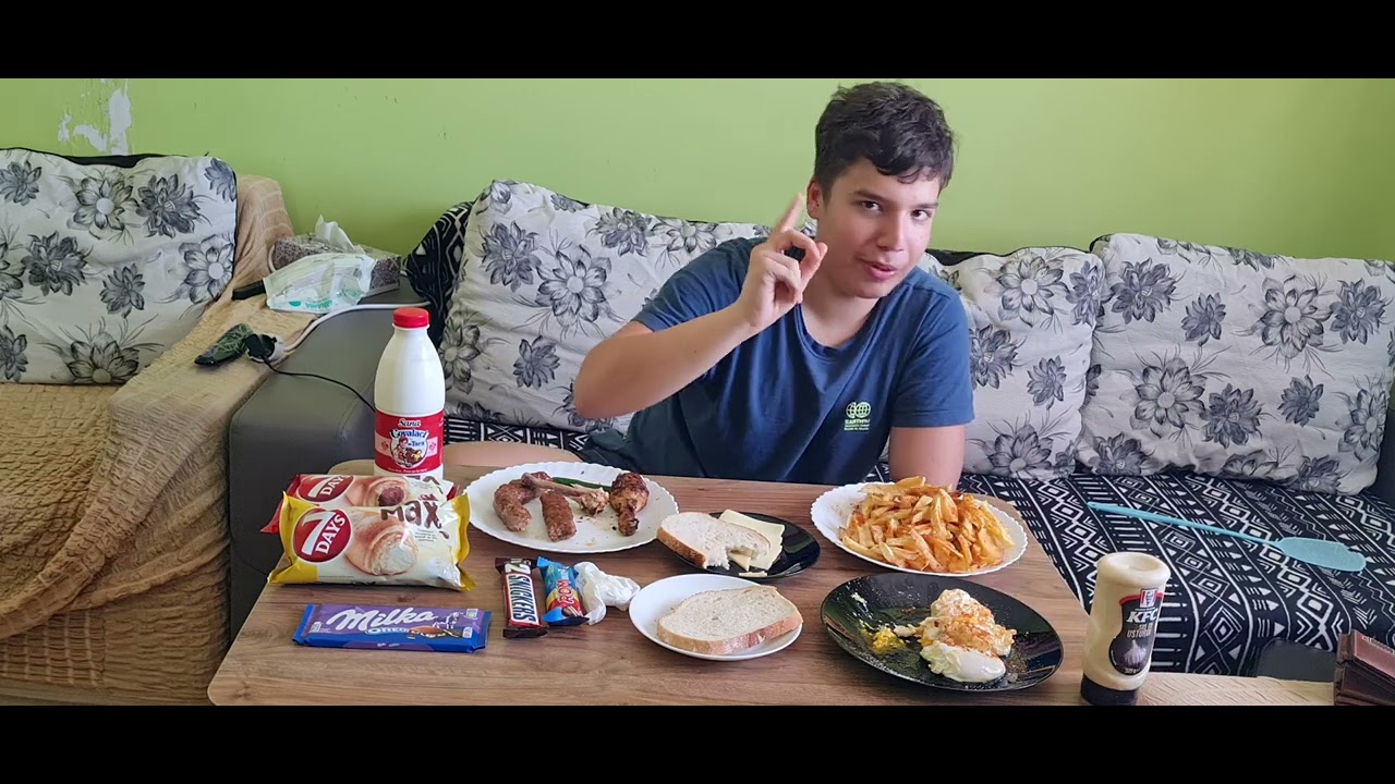 ASMR KIDS:Mancare Romaneasca: cartofi prajiti,Ouă ochiuri,mici, cașcaval și Deserturi romanesti.