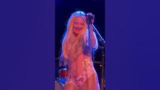 Kate Hudson covers Voices Carry at her very first concert at Bellwether LA