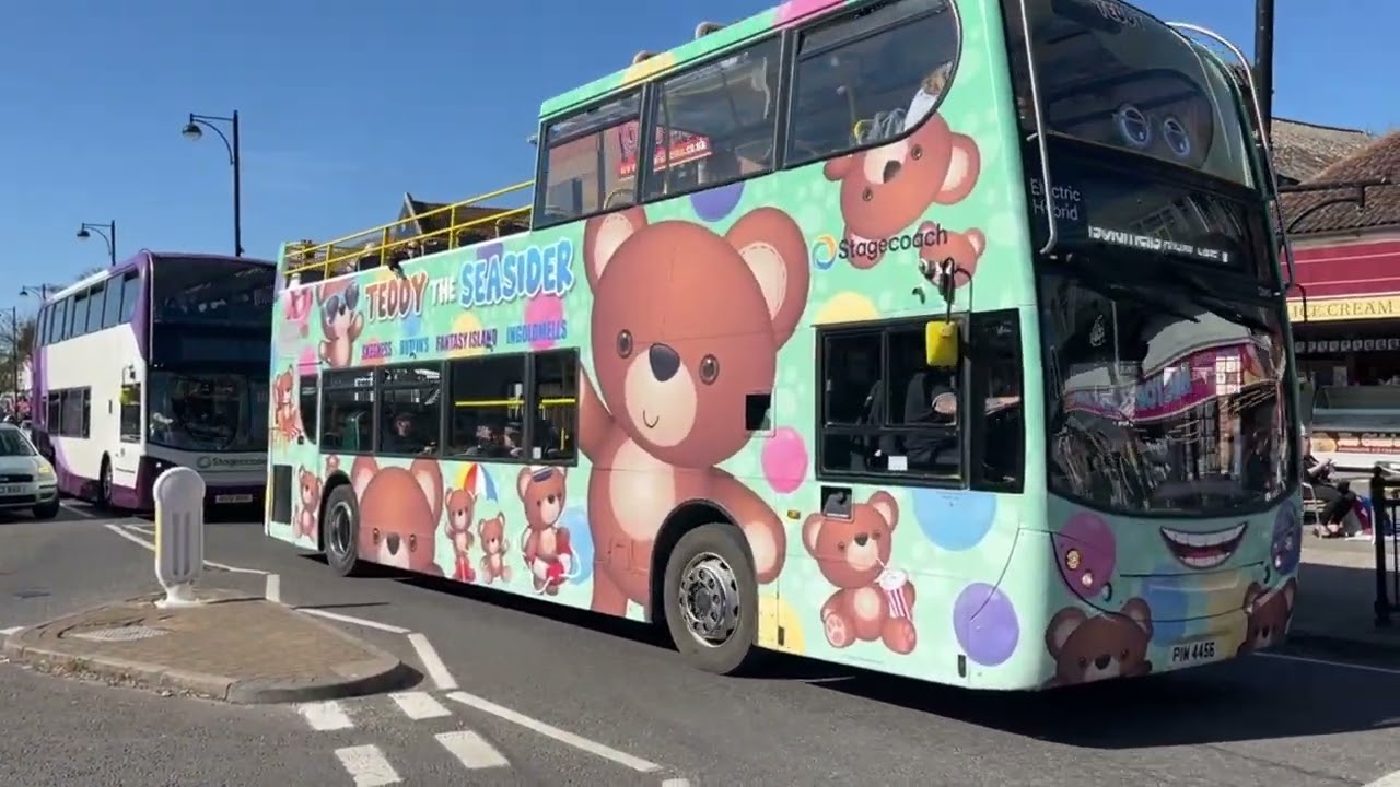 Buses at Skegness Clock Tower (including Seasiders) - Saturday 5th April 2025