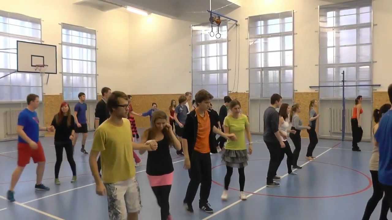 Reportáž: Nácvik předtančení pro maturitní ples 2014 (Stavební průmyslovka v Dušní)