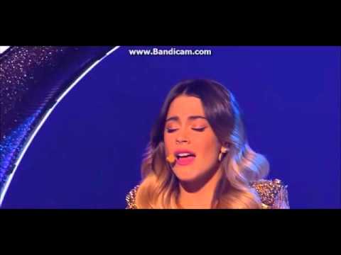 Tini Stoessel - Türk Bayrağını Ay Yıldızına Binmiş Gidiyor