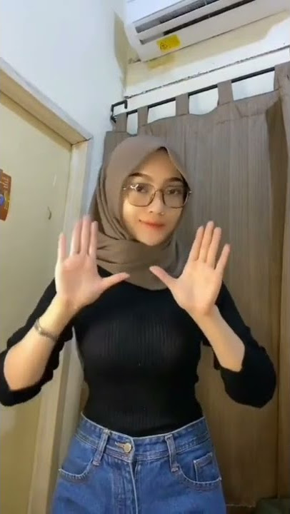 jilboob kacamata hitam bulat, lumayan lah ukurannya