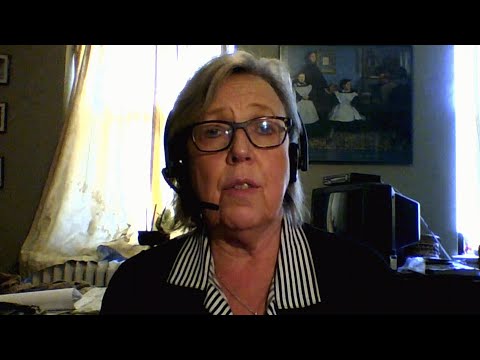 Green Party's Elizabeth May declares that "oil is dead"