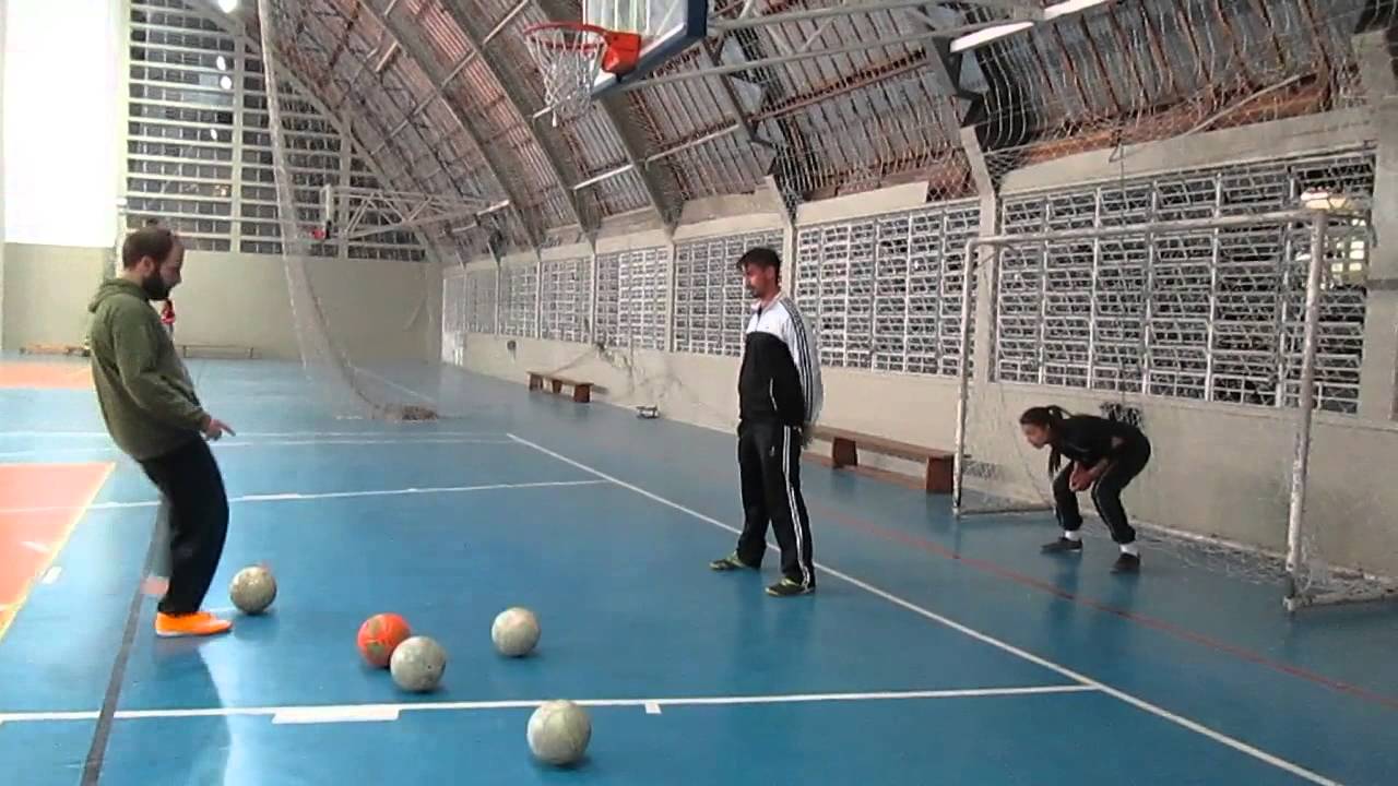 Futsal Goalkeeper Training - Treinamento Goleiras UFRGS 2015