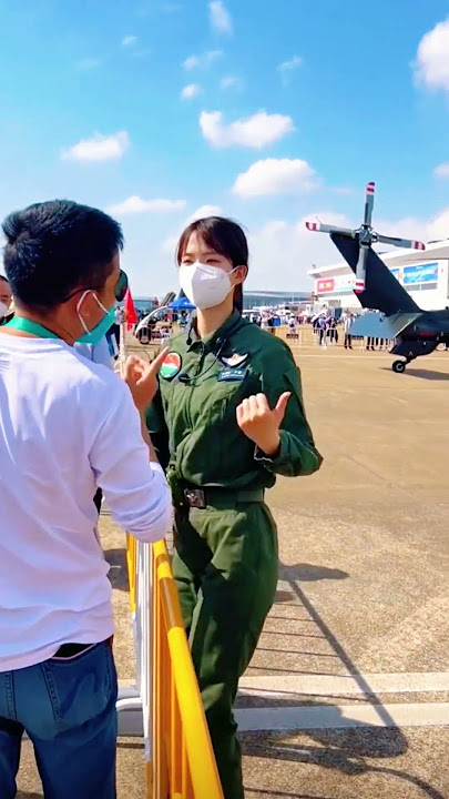 Xu Fengcan Shines at the 2022 Zhuhai Airshow#XuFengcan#ZhuhaiAirshow2022#Z20Helicopter#FemalePilot