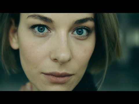 ОНА СТРОИТ ПЛАНЫ,