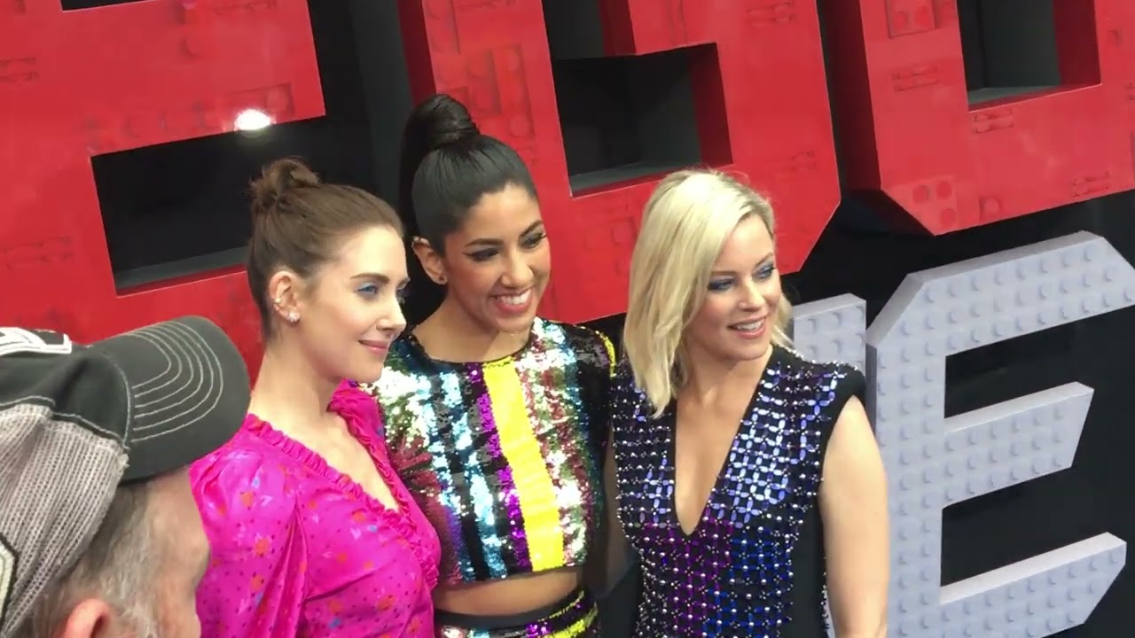 Elizabeth Banks, Stephanie Beatriz at the premiere of "The Lego Movie" / Picturelux