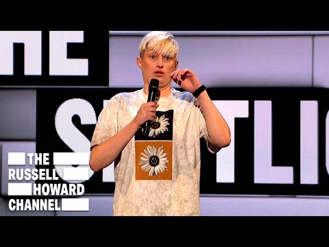Did Anyone Notice This About The Bill’s Theme Tune?! Well Harriet Dyer Has | The Russell Howard Hour