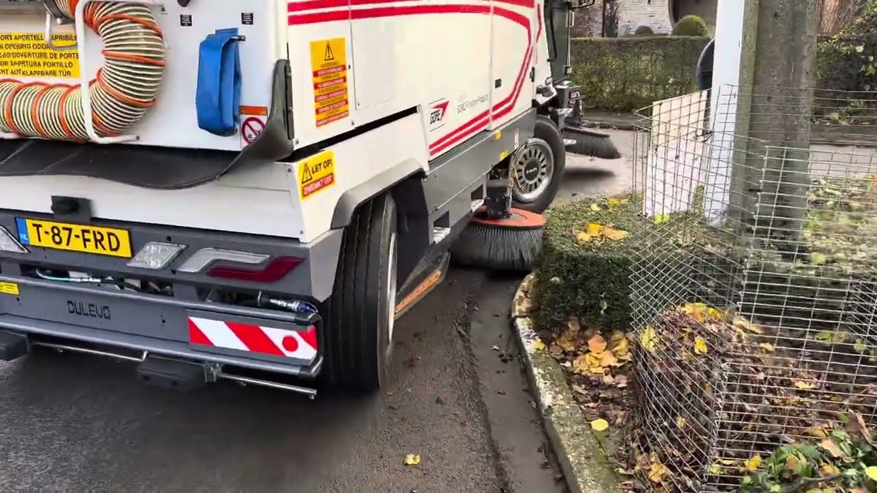 Wendbaarheid en diepe goten vegen - Dulevo D6