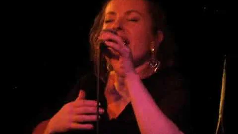 Julia Messenger- You Don't Know What Love is