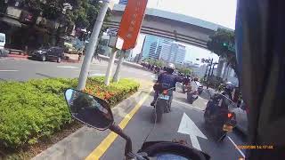 2022 0709 交通解嚴大遊行 汽車還想鑽進來 結果被警察趕出去