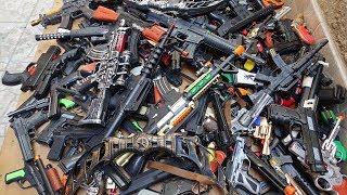 Hunderte Spielzeugwaffen und Gewehre! Perlen Pistolen und Kapsel Detonator Revolver
