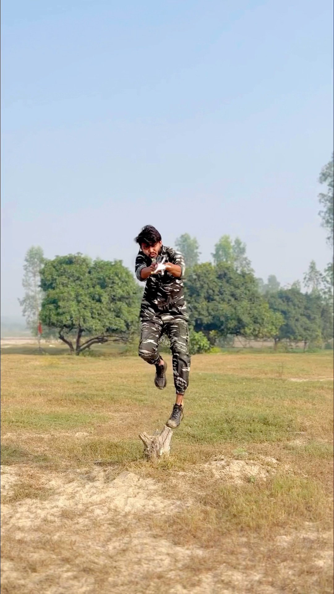 फ़ॉजी ने लिया अपने दोस्त की मोत का बदला?? #foryou #emotional #shortsfeed #dosti #army #jaihind