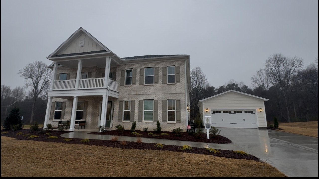 Посмотрите изнутри самый быстро продаваемый новый дом в Гринвилле, расположенный на участке площа...
