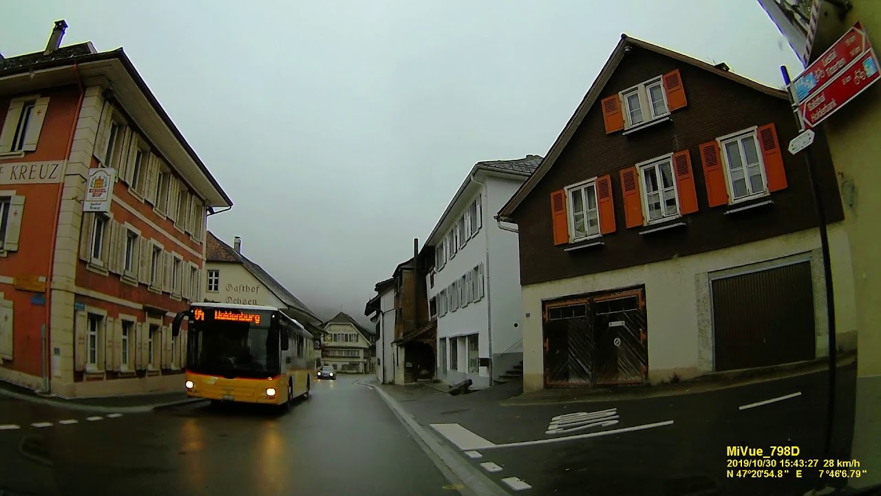 CH: Gemeinde Langenbruck. Kanton Basel-Landschaft. Ortsdurchfahrt. Oktober 2019