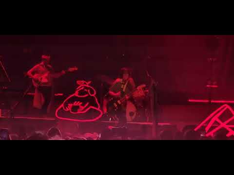 Cavetown - 'Devil Town' clip (Belfast, November 2022)