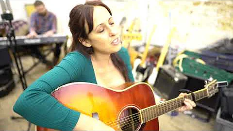 Broken Bird - Hannah White - Live performance