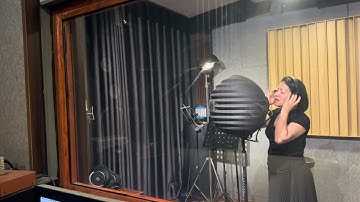 Ca sĩ Anh Thơ nghẹn ngào khi hát về Tổng Bí thư Nguyễn Phú Trọng