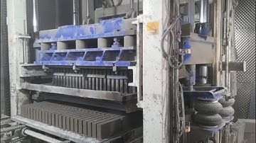 Heavy-duty concrete cement brick machine with servo vibration motors