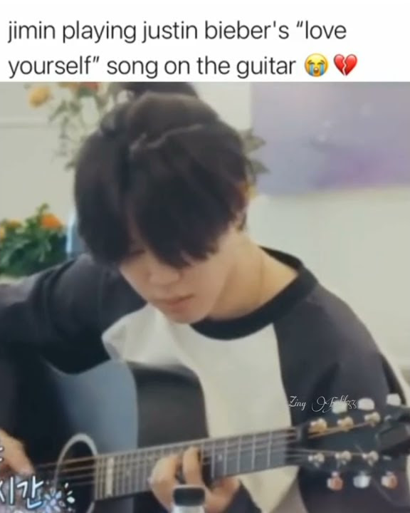 Jimin playing Justin Bieber's'Love yourself'song on the guitar 😭❤️