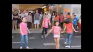 Malaysia Children Flash Mob At Fahrenheit Kl banana  Jill House Rock  Kpop  Para Para Sakura