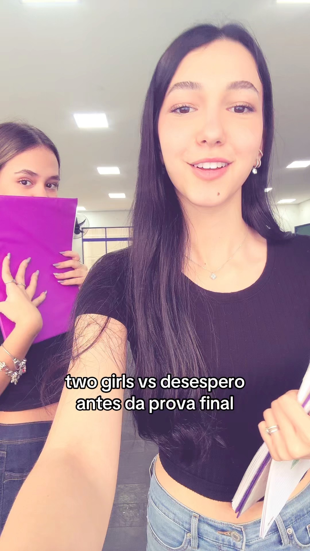 Duas garotas na prova final #shorts