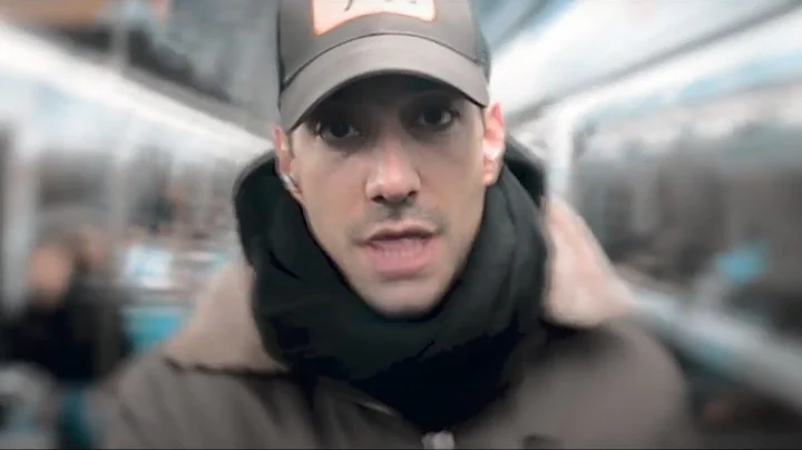 Albert Hammond Jr. - Strange Tidings (Official Vid...