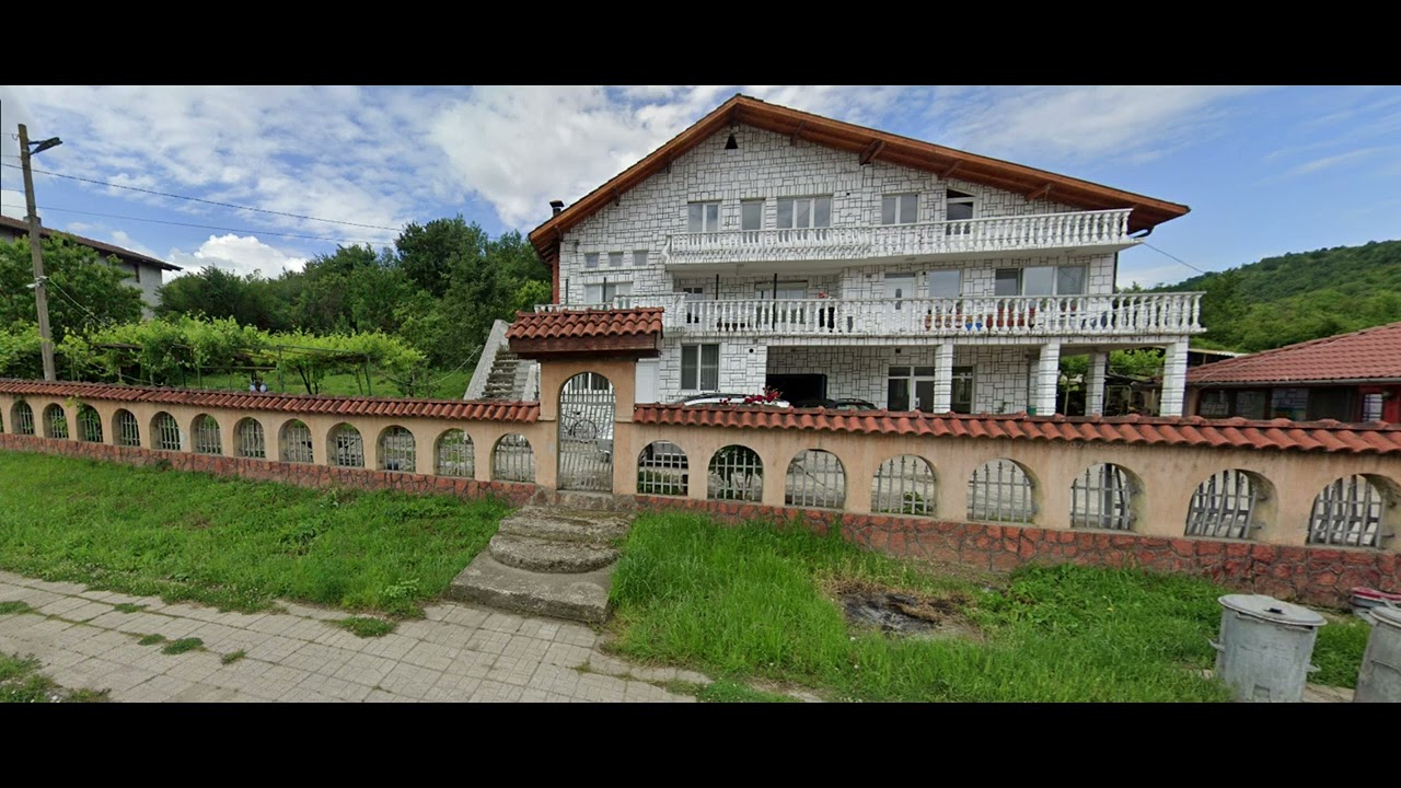 Странните къщи на Златна Панега – селото, което ще ви изненада!