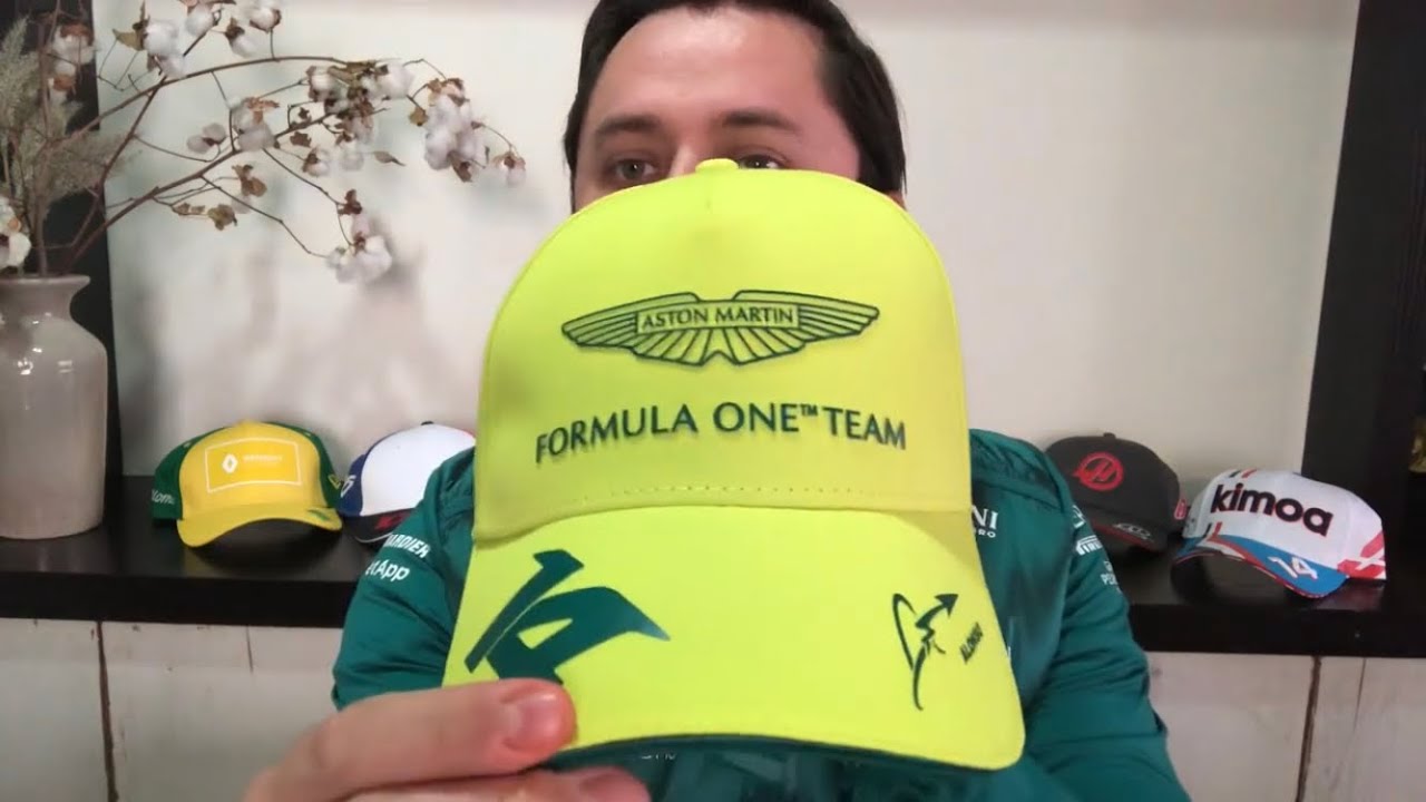 Cachondeo en redes por la nueva gorra de Alonso: ¿Aston Martin o Caja  Rural? - miGijón