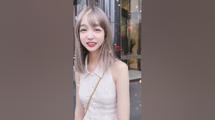 在街上偶遇女朋友这眼神怎么感觉有点不对劲？