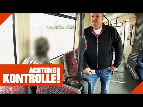 Frecher Fahrgast will Fahrkarte nicht zeigen! Fährt er illegal? | Achtung Kontrolle | Kabel Eins