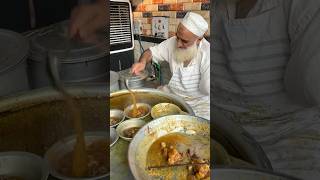 Peshawar Famous Ameer Sahib Siri Paye | Food Street Siri Paye Pakistan #shorts #paye #peshawarfood