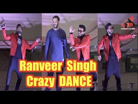 Ranveer Singh's CRAZY Dance on Ladki Aankh Mare During Simba Promotions At Gaiety Theatre Rooftop