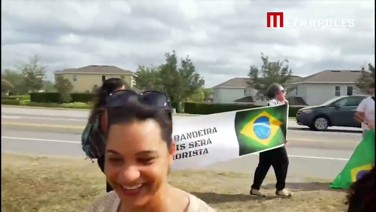 Grupo tenta impedir protesto contra Bolsonaro em Orlando