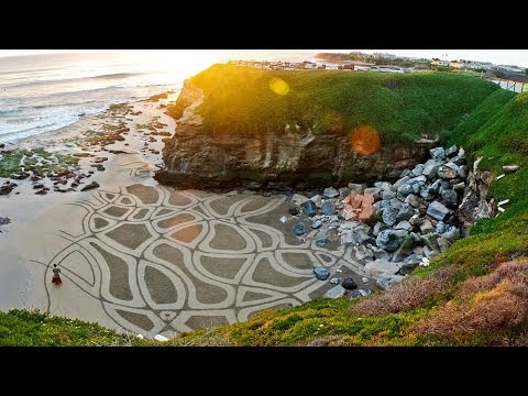 Video: Looking into infinity. Light installation by Doug Wheeler