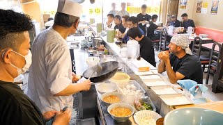 信じられない超絶炒飯さばきが炸裂する町中華の鉄人店主がスゴい丨Egg Fried Rice-Wok Skills In Japan