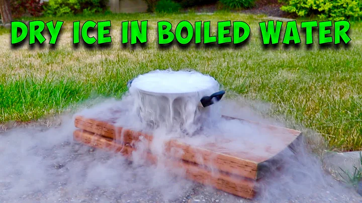 DRY ICE IN BOILED WATER - SCIENCE EXPERIMENT