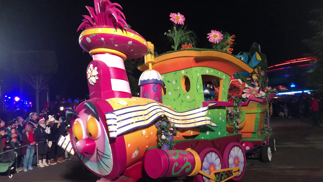 New Years Eve Parade at Disneyland Paris  with 4 Ambassadors Mega Parade