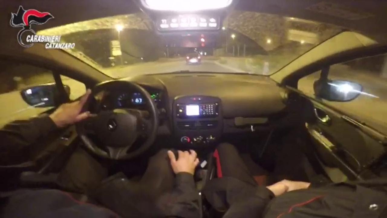 Catanzaro, operazione antidroga. Le intercettazioni: "Durante le indagni evitiamo i telefoni"