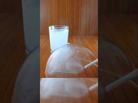 Filling bubbles with smoke #experiment #shorts