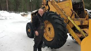Fixing a Tractor Puncture using basic hand tools. Volvo LM225 Backloader
