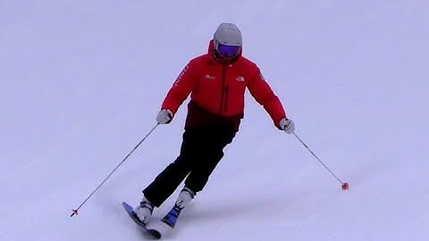 Javelin Ski Turns - CSIA Level 4