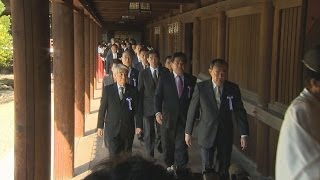 超党派議連が靖国参拝 新藤総務相も例大祭で再び