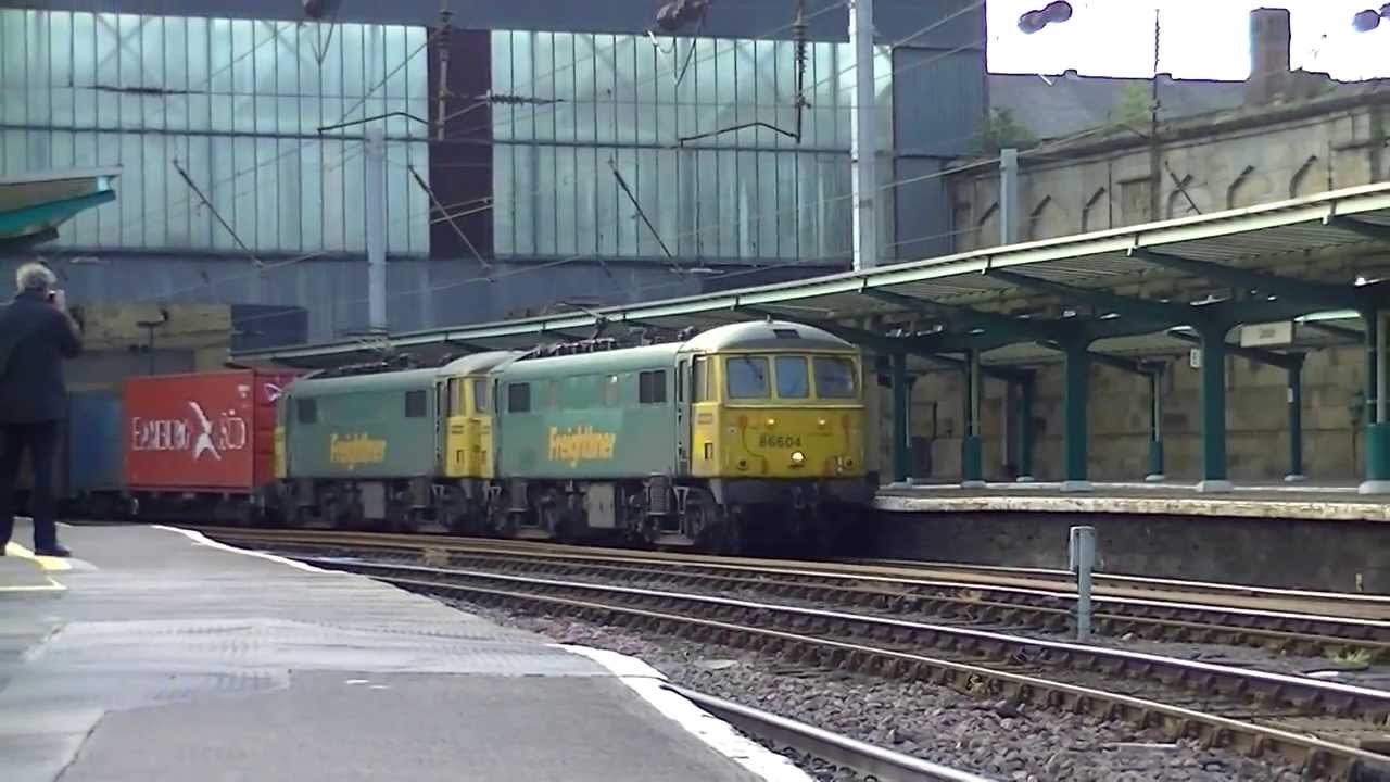 Freightliner 86604 and 86638 Container Train passing Carlisle