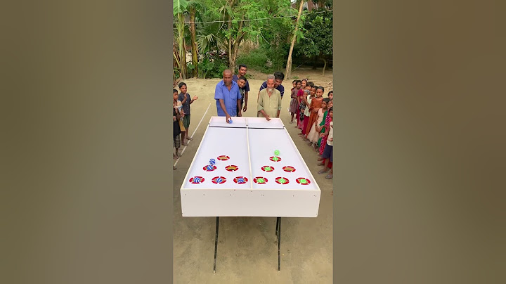 Who will be able to throw the ball into the hole first among the two contestants? Don’t make the end