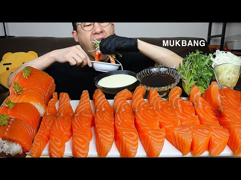 쫀득하고 <strong>탱글한</strong> 대왕연어와 대왕연어 초밥 먹방! Giant Salmon Sushi MUKBANG