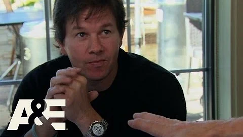 Wahlburgers: Paul Cooks a Special Meal for Mark (S...