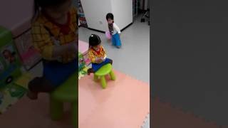 2016111802胡迪晴講電話2